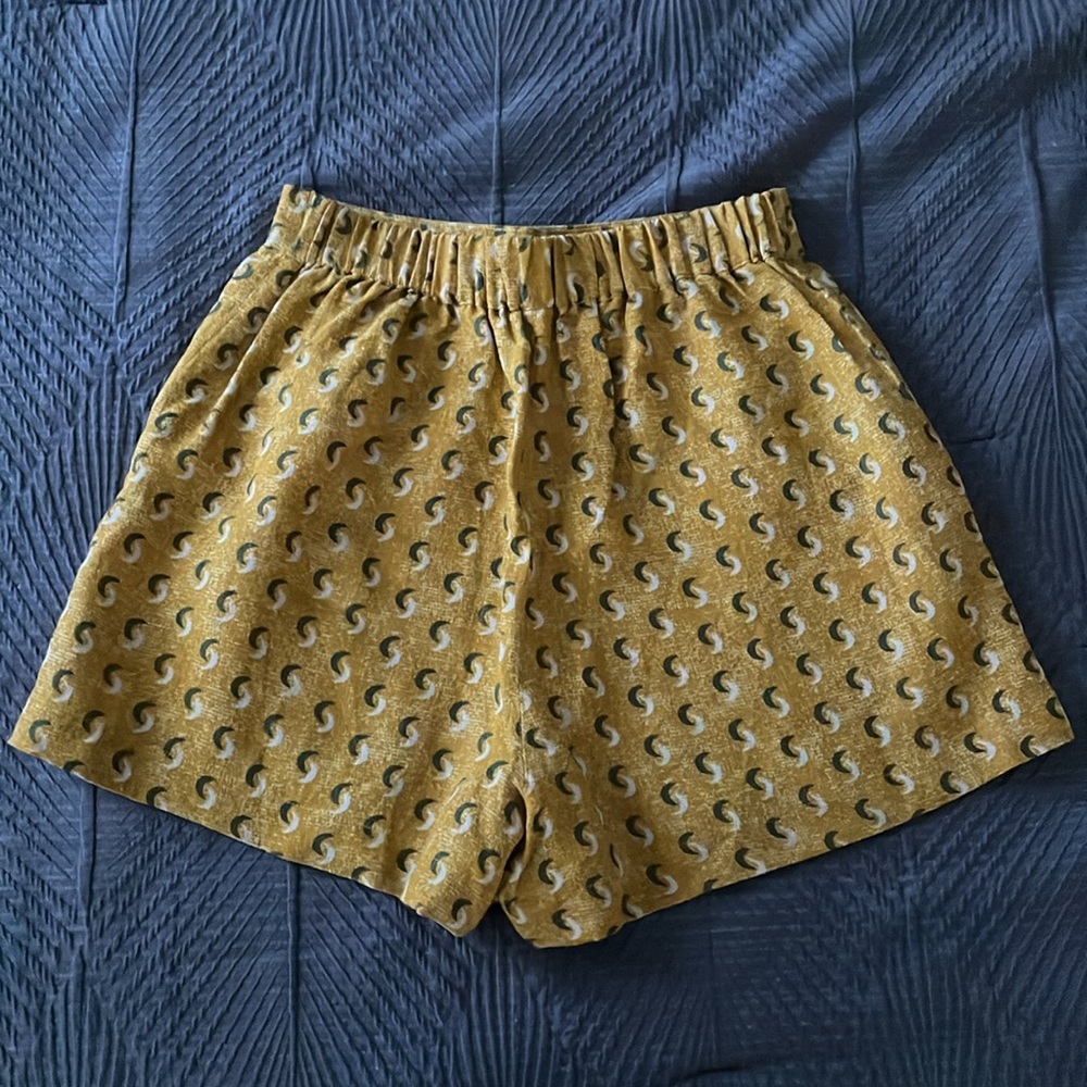 Vetta Patterned High Rise Shorts - XS - Picture 2 of 6